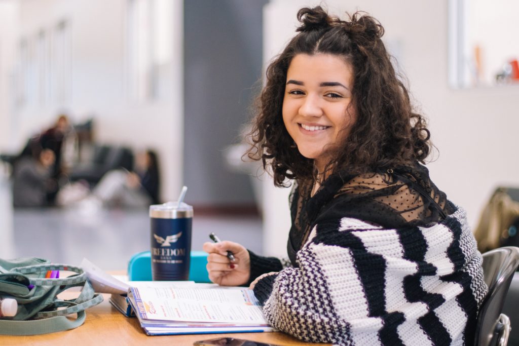 jeswin-thomas-wRdYnqXtyYk-unsplash girl laughing